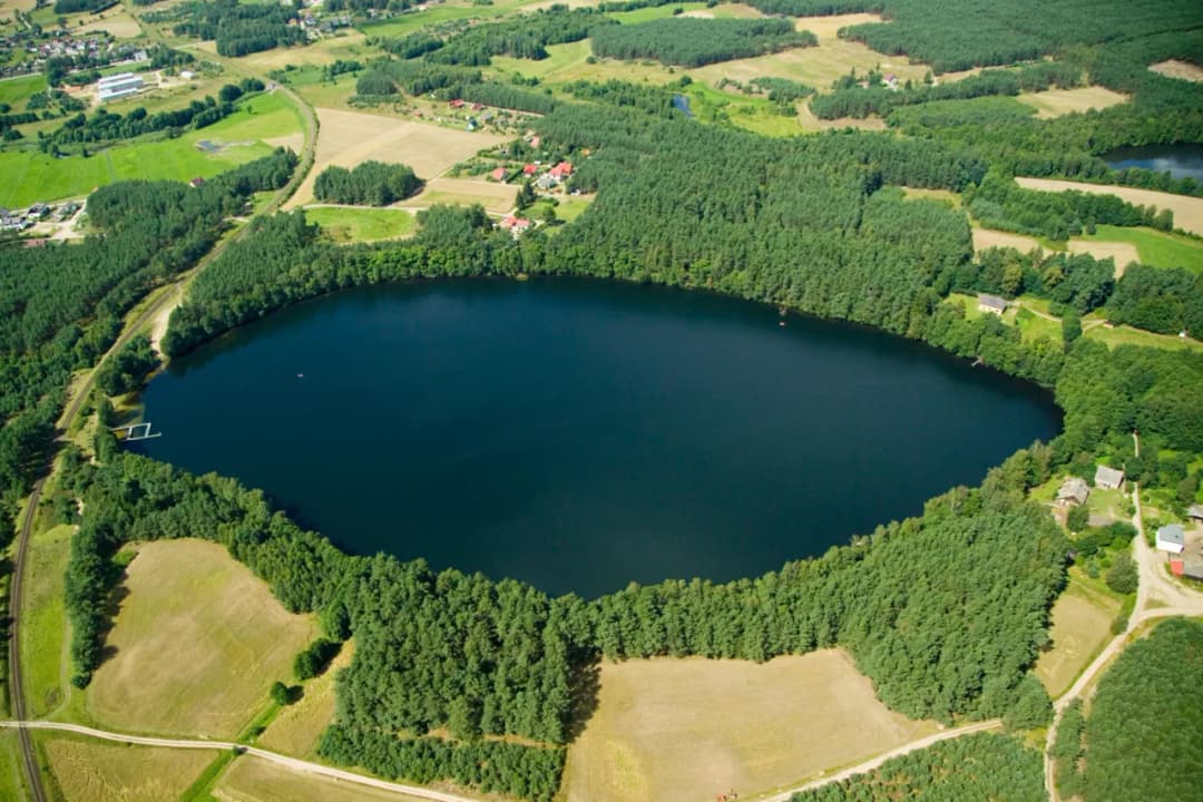 Jezioro Skrzynki Duże: Atrakcje, nurkowanie i wędkarstwo w regionie