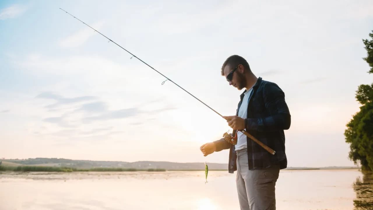 Gdzie można łowić bez karty wędkarskiej? Odkryj najlepsze miejsca