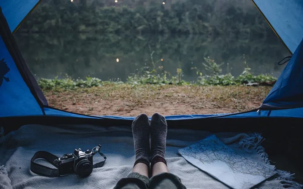 Jakiej firmy namiot wybrać? Poznaj najlepsze marki i opinie