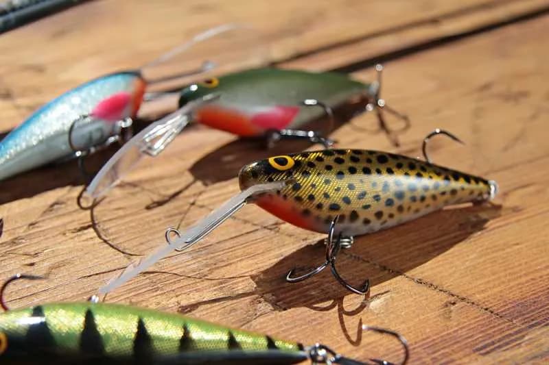 Sztuczne przynęty na szczupaka – odkryj skuteczne lury i modele